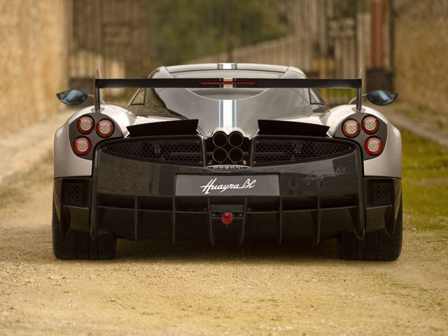 Официальное видео Pagani Huayra BC